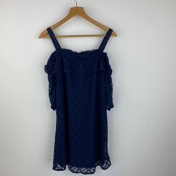 BCBGENERATION Off Shoulder Lace Dress NWT - Picture 3 of 7